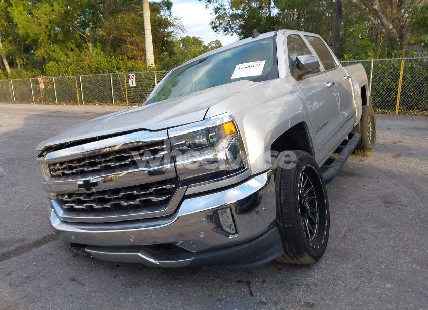 Photo 12 of 2018 Chevrolet Silverado 1500 1LZ (VIN 3GCPCSEC4JG643677)