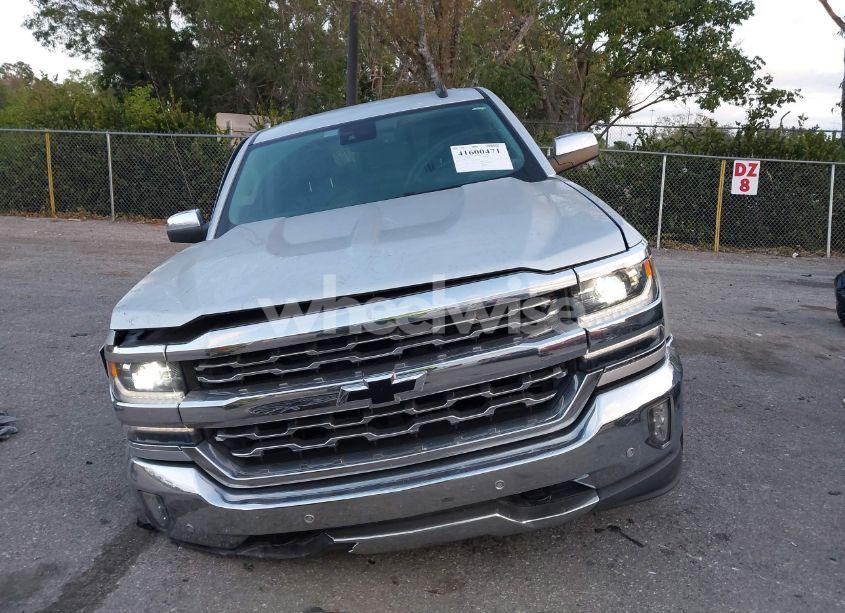 Photo 13 of 2018 Chevrolet Silverado 1500 1LZ (VIN 3GCPCSEC4JG643677)