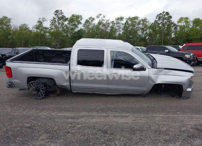 Photo 14 of 2018 Chevrolet Silverado 1500 1LZ (VIN 3GCPCSEC4JG643677)