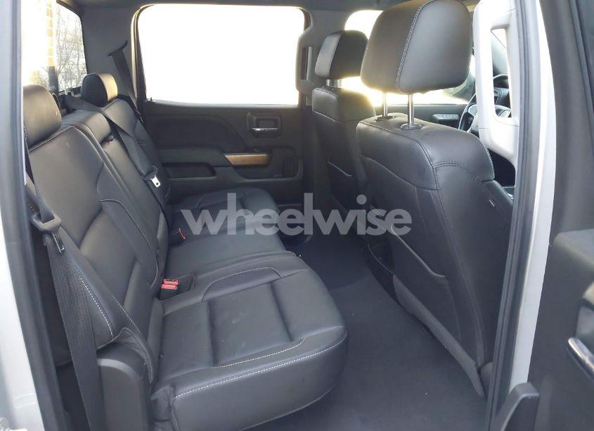 Photo 8 of 2018 Chevrolet Silverado 1500 1LZ (VIN 3GCPCSEC4JG643677)