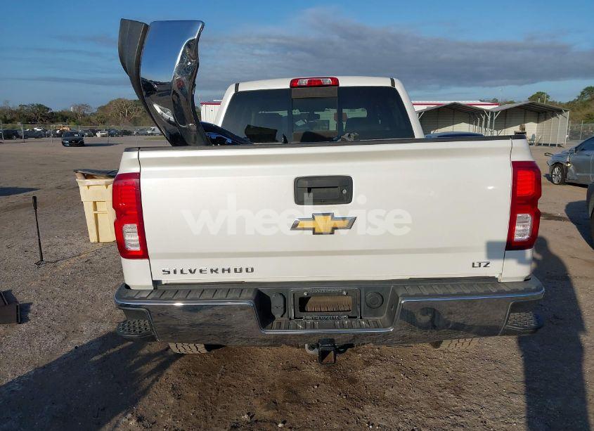Photo 17 of 2018 Chevrolet Silverado 1500 1LZ (VIN 3GCPCSEC6JG340710)