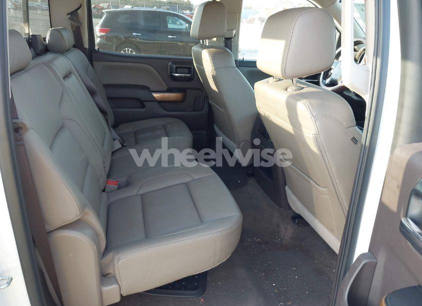 Photo 8 of 2018 Chevrolet Silverado 1500 1LZ (VIN 3GCPCSEC6JG340710)