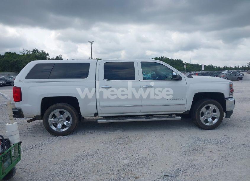 Photo 13 of 2018 Chevrolet Silverado 1500 1LZ (VIN 3GCPCSEC7JG226585)