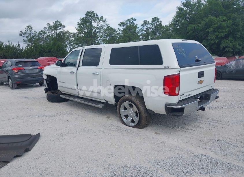 Photo 3 of 2018 Chevrolet Silverado 1500 1LZ (VIN 3GCPCSEC7JG226585)