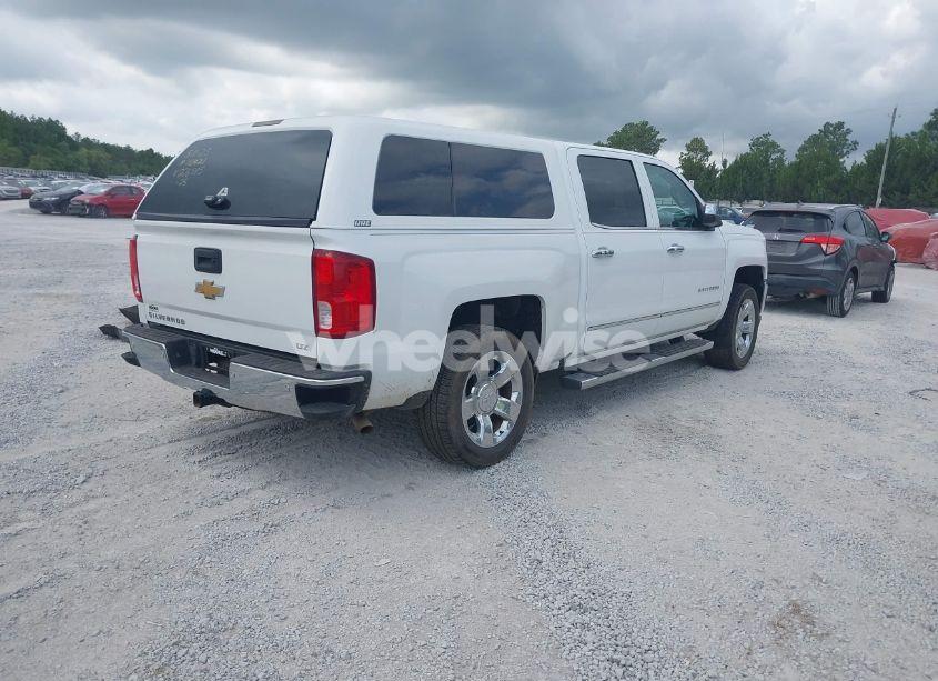 Photo 4 of 2018 Chevrolet Silverado 1500 1LZ (VIN 3GCPCSEC7JG226585)