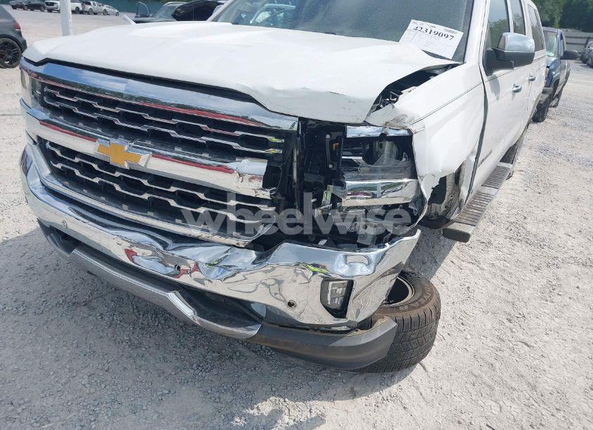 Photo 6 of 2018 Chevrolet Silverado 1500 1LZ (VIN 3GCPCSEC7JG226585)