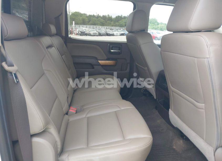 Photo 8 of 2018 Chevrolet Silverado 1500 1LZ (VIN 3GCPCSEC7JG226585)