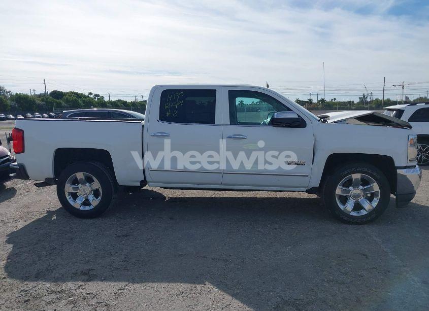 Photo 13 of 2018 Chevrolet Silverado 1500 1LZ (VIN 3GCPCSEC7JG381332)