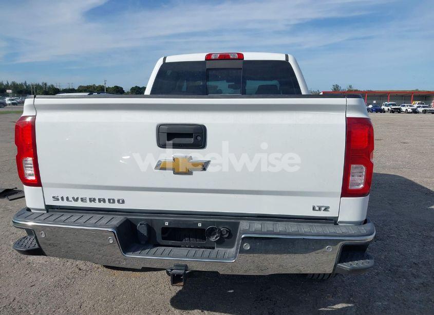 Photo 16 of 2018 Chevrolet Silverado 1500 1LZ (VIN 3GCPCSEC7JG381332)