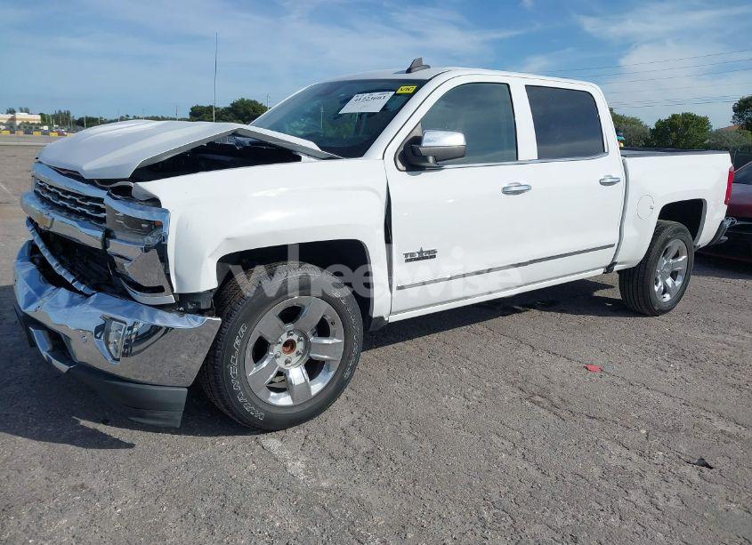 Photo 2 of 2018 Chevrolet Silverado 1500 1LZ (VIN 3GCPCSEC7JG381332)