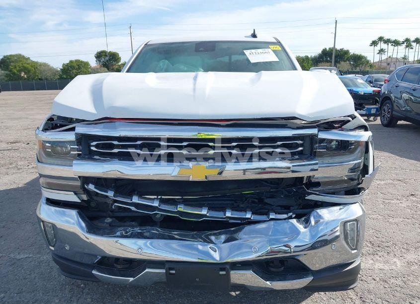 Photo 6 of 2018 Chevrolet Silverado 1500 1LZ (VIN 3GCPCSEC7JG381332)