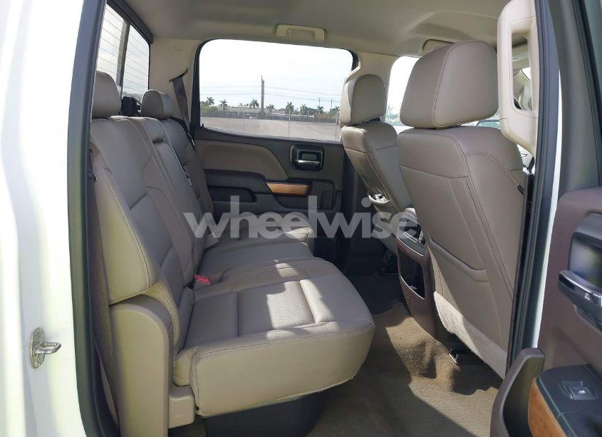 Photo 8 of 2018 Chevrolet Silverado 1500 1LZ (VIN 3GCPCSEC7JG381332)