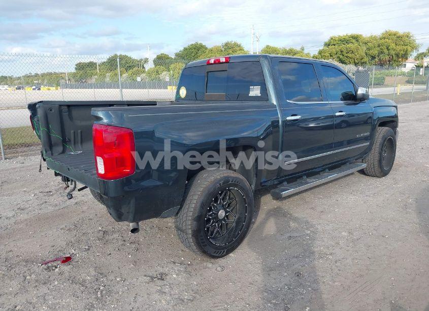 Photo 4 of 2018 Chevrolet Silverado 1500 1LZ (VIN 3GCPCSEC7JG395375)