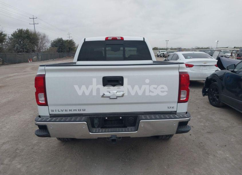 Photo 16 of 2018 Chevrolet Silverado 1500 1LZ (VIN 3GCPCSEC8JG616403)