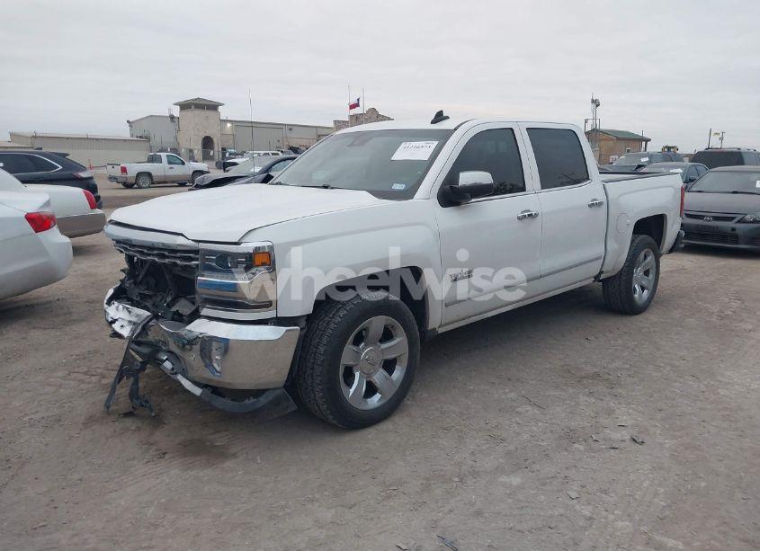 Photo 2 of 2018 Chevrolet Silverado 1500 1LZ (VIN 3GCPCSEC8JG616403)