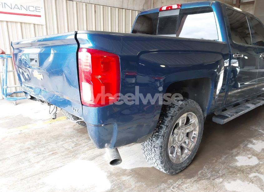 Photo 18 of 2018 Chevrolet Silverado 1500 1LZ (VIN 3GCPCSEC9JG133342)