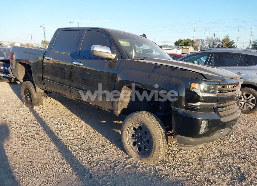 2018 Chevrolet Silverado 1500 1LZ (VIN 3GCPCSECXJG103363) main photo