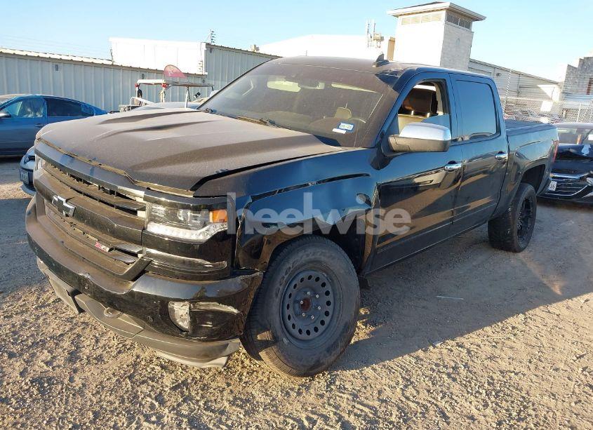 Photo 2 of 2018 Chevrolet Silverado 1500 1LZ (VIN 3GCPCSECXJG103363)