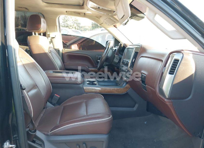 Photo 5 of 2018 Chevrolet Silverado 1500 1LZ (VIN 3GCPCSECXJG103363)