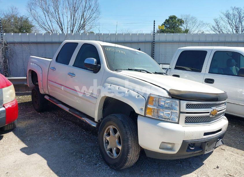 2013 Chevrolet Silverado 1500 LTZ (VIN 3GCPCTE00DG196569) main photo
