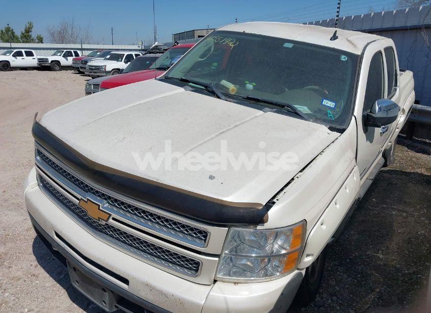 Photo 2 of 2013 Chevrolet Silverado 1500 LTZ (VIN 3GCPCTE00DG196569)