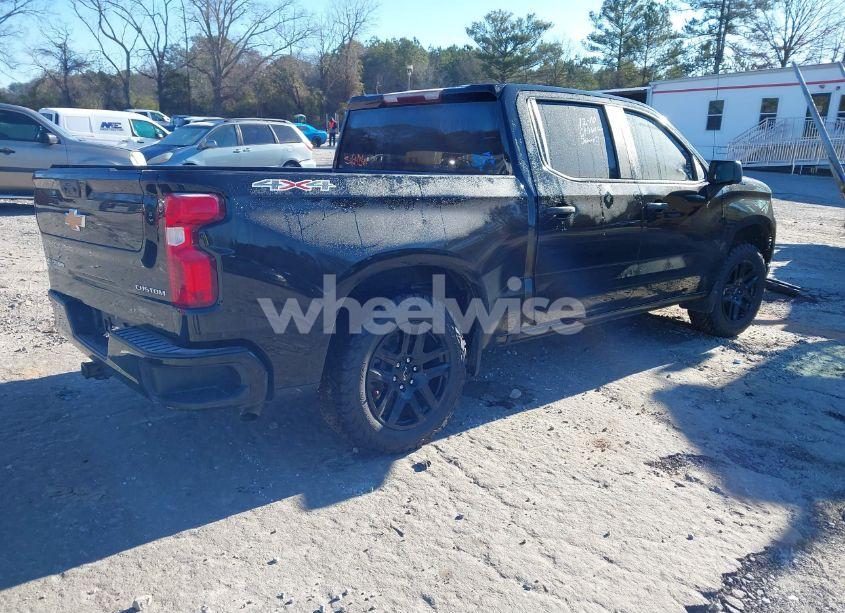 Photo 4 of 2023 Chevrolet Silverado 1500 4WD SHORT BED CUSTOM (VIN 3GCPDBEK0PG232581)