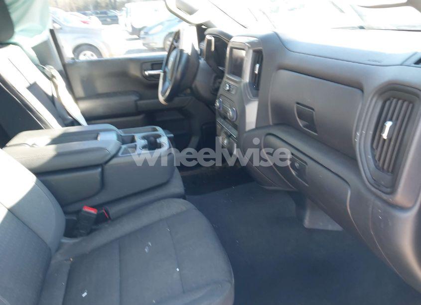 Photo 5 of 2023 Chevrolet Silverado 1500 4WD SHORT BED CUSTOM (VIN 3GCPDBEK0PG232581)