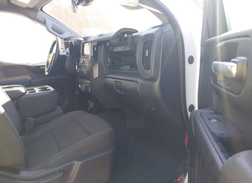 Photo 5 of 2024 Chevrolet Silverado 1500 4WD SHORT BED CUSTOM (VIN 3GCPDBEK0RG117658)