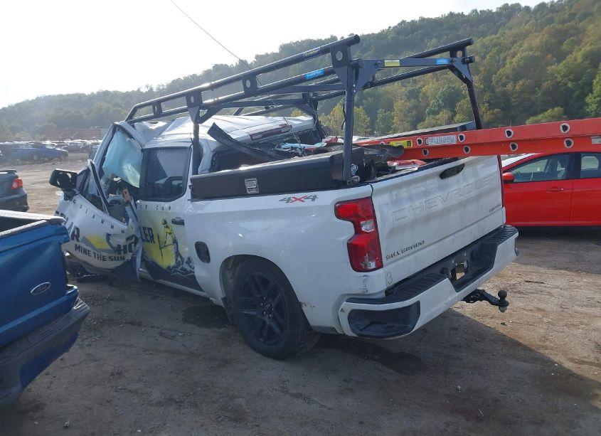 Photo 3 of 2022 Chevrolet Silverado 1500 CUSTOM (VIN 3GCPDBEK2NG563921)