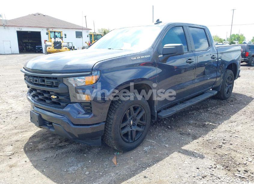Photo 2 of 2022 Chevrolet Silverado 1500 4WD SHORT BED CUSTOM (VIN 3GCPDBEK2NG599186)
