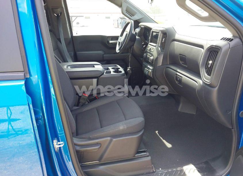 Photo 5 of 2024 Chevrolet Silverado 1500 4WD SHORT BED CUSTOM (VIN 3GCPDBEK2RG200296)