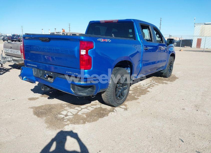 Photo 4 of 2022 Chevrolet Silverado 1500 4WD SHORT BED CUSTOM (VIN 3GCPDBEK3NG631658)