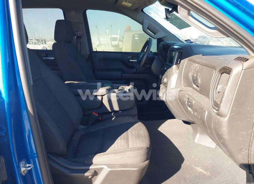 Photo 5 of 2022 Chevrolet Silverado 1500 4WD SHORT BED CUSTOM (VIN 3GCPDBEK3NG631658)