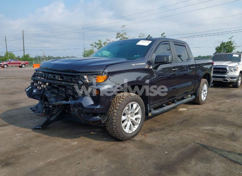 Photo 2 of 2022 Chevrolet Silverado 1500 4WD SHORT BED CUSTOM (VIN 3GCPDBEK5NG655072)