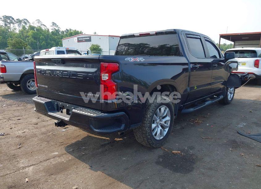 Photo 4 of 2022 Chevrolet Silverado 1500 4WD SHORT BED CUSTOM (VIN 3GCPDBEK5NG655072)