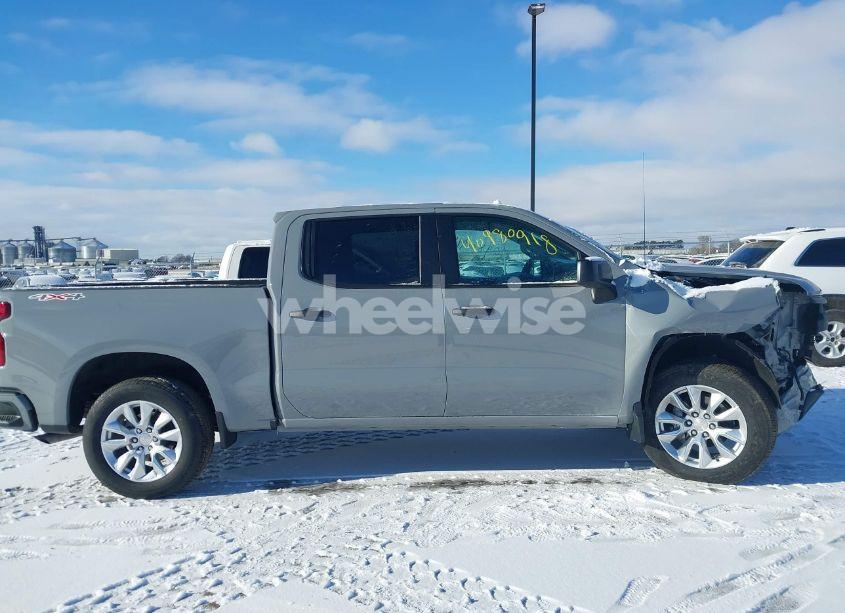 Photo 13 of 2024 Chevrolet Silverado 1500 4WD SHORT BED CUSTOM (VIN 3GCPDBEK5RG137470)