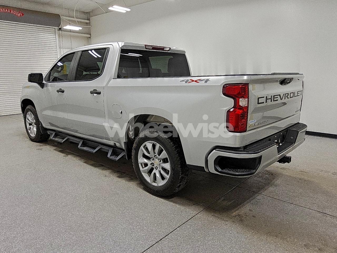 Photo 2 of 2022 CHEVROLET SILVERADO K1500 CUSTOM (VIN 3GCPDBEK6NG550654)