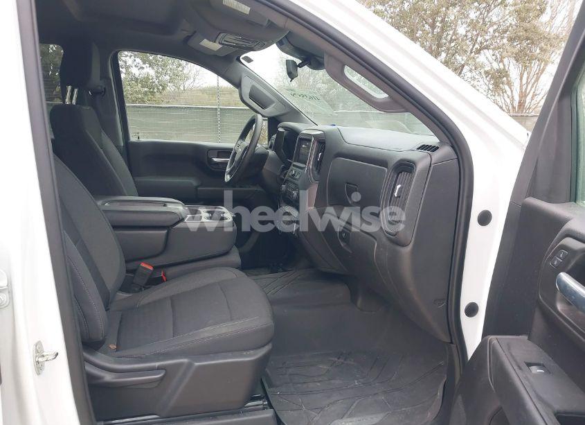 Photo 5 of 2022 Chevrolet Silverado 1500 4WD SHORT BED CUSTOM (VIN 3GCPDBEK7NG528792)