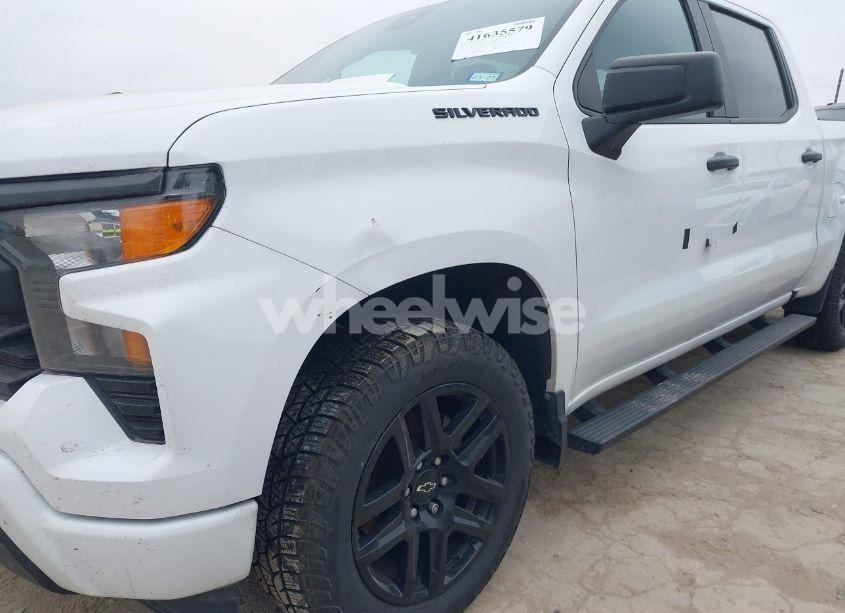 Photo 6 of 2022 Chevrolet Silverado 1500 4WD SHORT BED CUSTOM (VIN 3GCPDBEK7NG528792)
