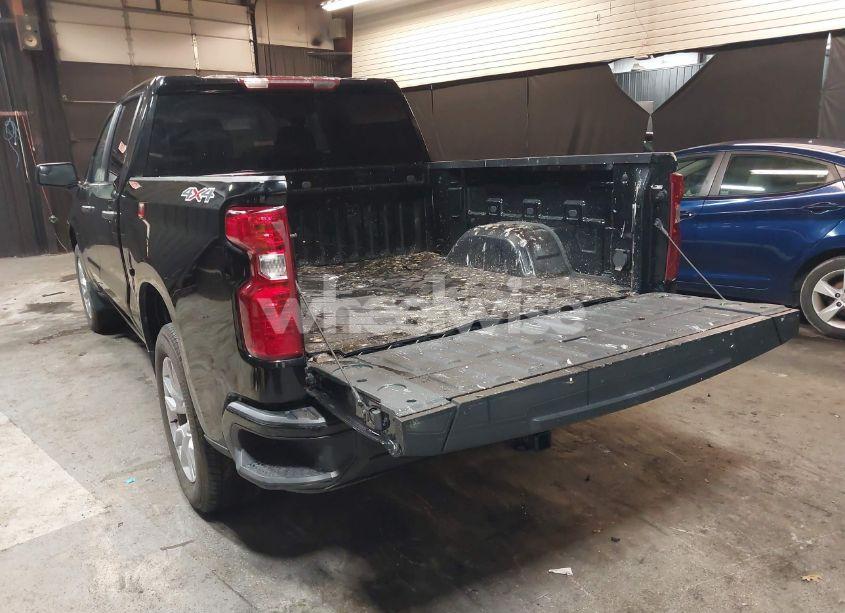 Photo 3 of 2023 Chevrolet Silverado 1500 4WD SHORT BED CUSTOM (VIN 3GCPDBEK7PG165087)