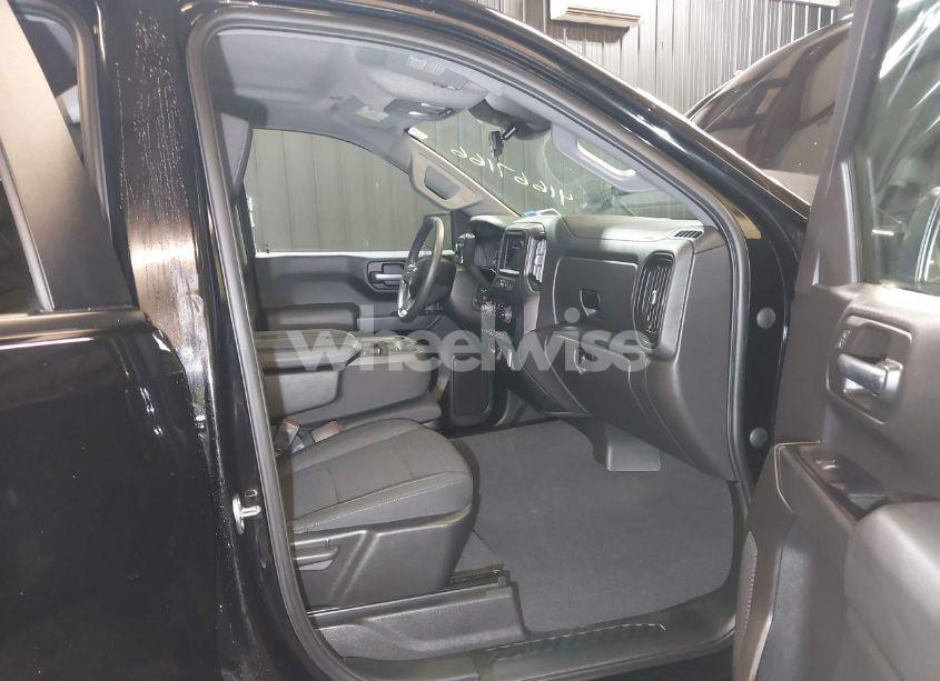 Photo 5 of 2023 Chevrolet Silverado 1500 4WD SHORT BED CUSTOM (VIN 3GCPDBEK7PG165087)