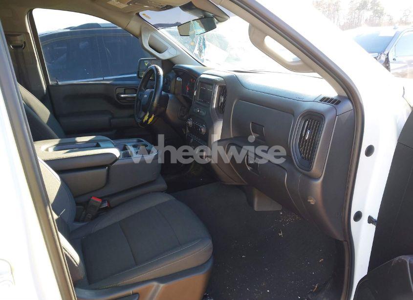 Photo 5 of 2023 Chevrolet Silverado 1500 4WD SHORT BED CUSTOM (VIN 3GCPDBEK9PG148856)