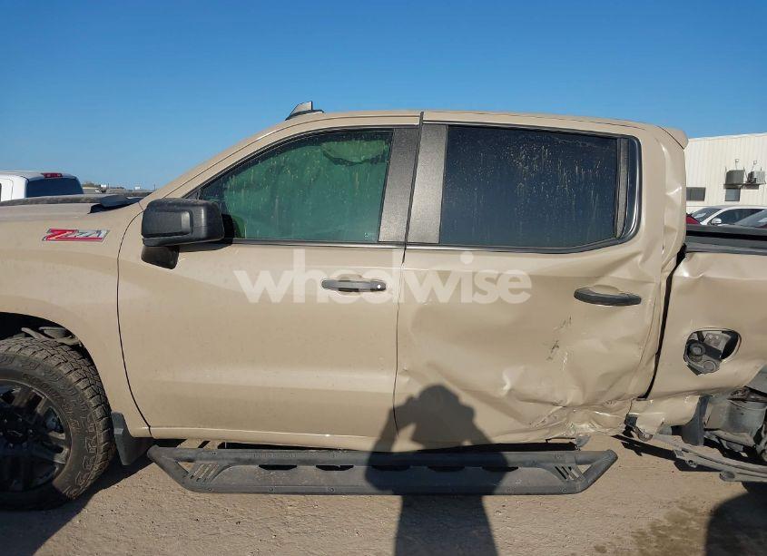 Photo 15 of 2022 Chevrolet Silverado 1500 4WD SHORT BED CUSTOM TRAIL BOSS (VIN 3GCPDCED1NG611898)