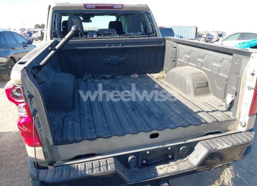 Photo 6 of 2022 Chevrolet Silverado 1500 4WD SHORT BED CUSTOM TRAIL BOSS (VIN 3GCPDCED1NG611898)