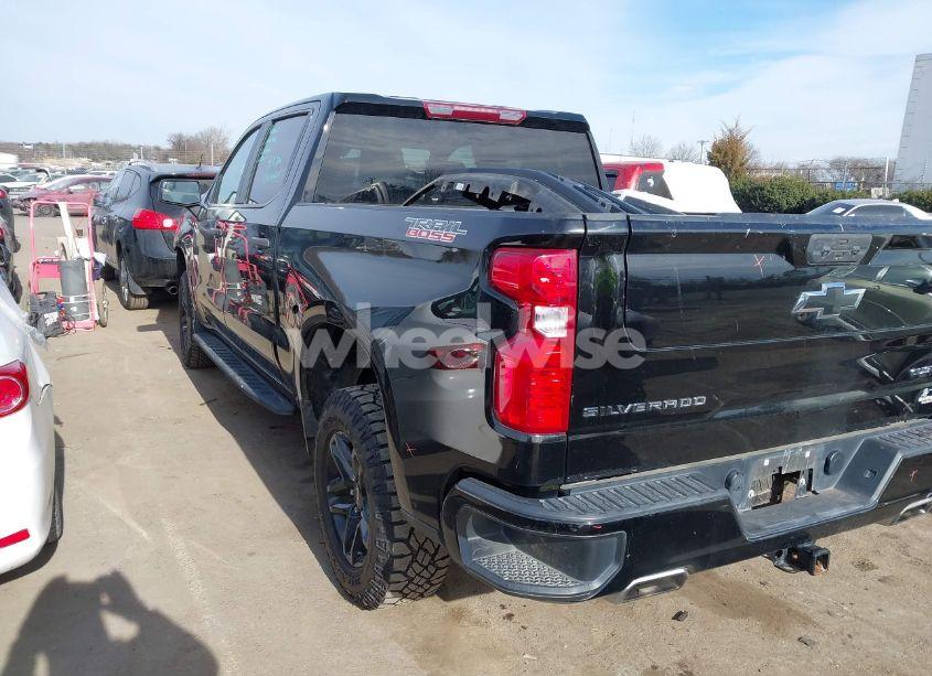 Photo 3 of 2022 Chevrolet Silverado 1500 4WD SHORT BED CUSTOM TRAIL BOSS (VIN 3GCPDCED5NG547087)