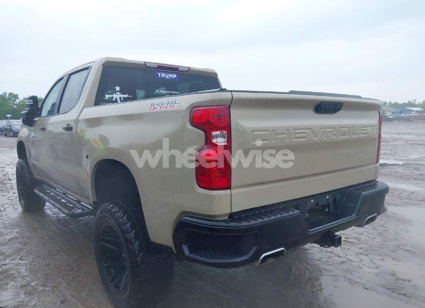 Photo 3 of 2022 Chevrolet Silverado 1500 4WD SHORT BED CUSTOM TRAIL BOSS (VIN 3GCPDCED5NG679881)