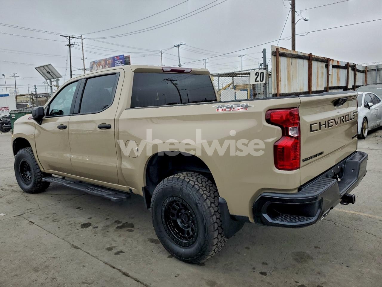 Photo 2 of 2022 CHEVROLET SILVERADO K1500 TRAIL BOSS CUSTOM (VIN 3GCPDCED8NG587289)