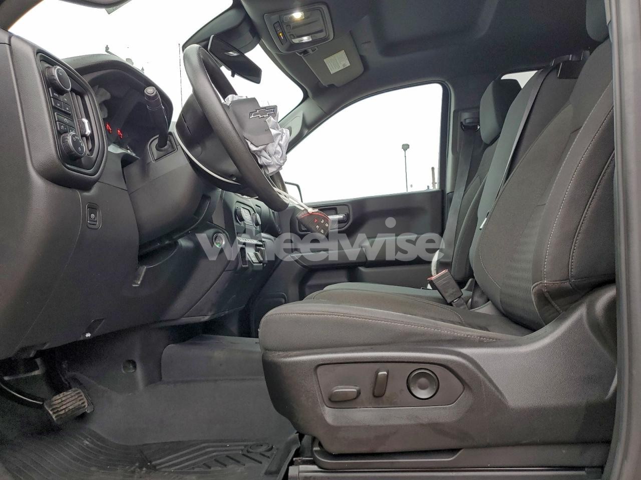 Photo 7 of 2022 CHEVROLET SILVERADO K1500 TRAIL BOSS CUSTOM (VIN 3GCPDCED8NG587289)