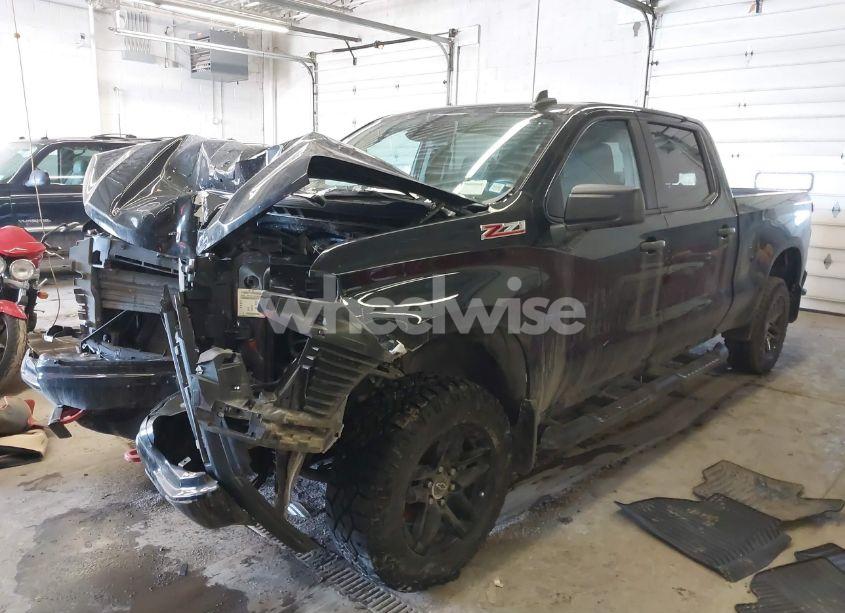 Photo 2 of 2022 Chevrolet Silverado 1500 4WD SHORT BED CUSTOM TRAIL BOSS/4WD STANDARD BED CUSTOM TRAIL BOSS (VIN 3GCPDCED9NG512441)