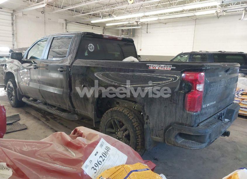 Photo 3 of 2022 Chevrolet Silverado 1500 4WD SHORT BED CUSTOM TRAIL BOSS/4WD STANDARD BED CUSTOM TRAIL BOSS (VIN 3GCPDCED9NG512441)